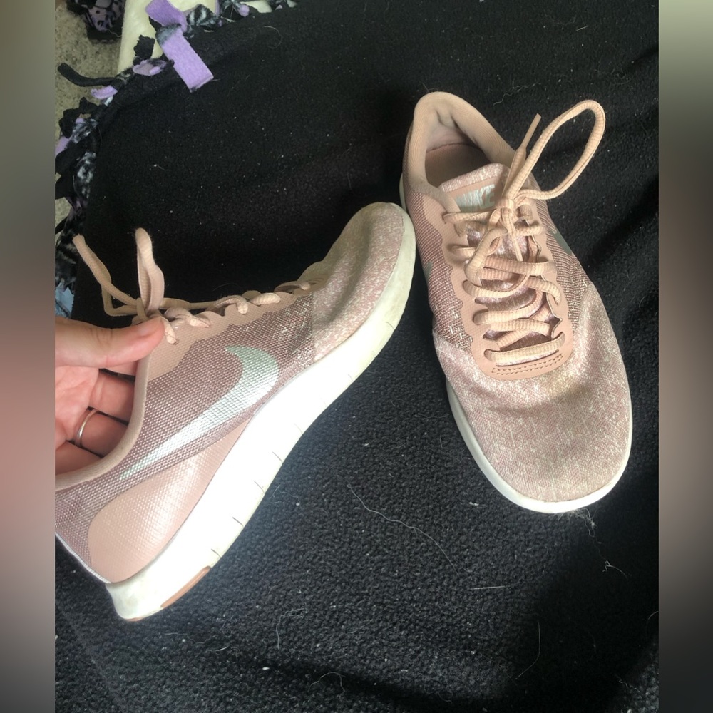 Pink Nike tennis shoes size 6!